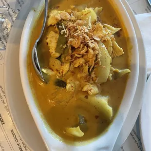 Yellow curry  with chicken