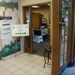 Actual entrance - on the right in the lobby.