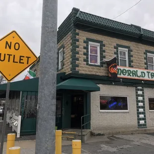 a no outlet sign