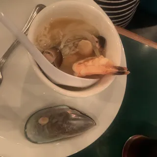 Po-Taak Hot and Spicy Seafood Soup (Hot Pot)
