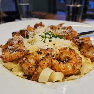 Pasta with blacken shrimps