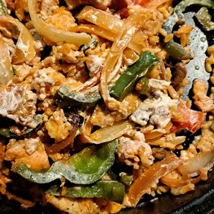 Pollo y arroz was more like freeze dried chicken and mush vegetables. even unappealing to look at.. all you could taste were onions.