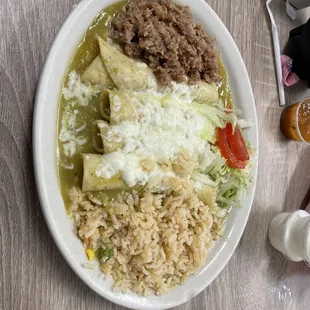 Enchiladas Monterey con Pollo