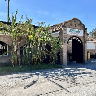 the entrance to the restaurant