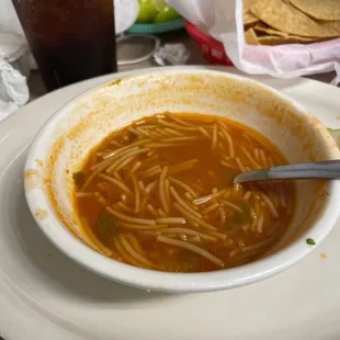 Fideo y tortilla de harina