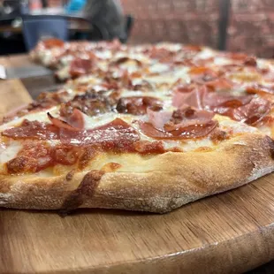 Their meats pizza