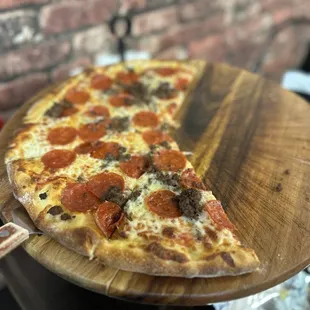 Pepperoni &amp; Hamburger pizza