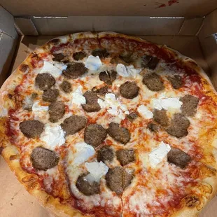 18" Meatball and Ricotta