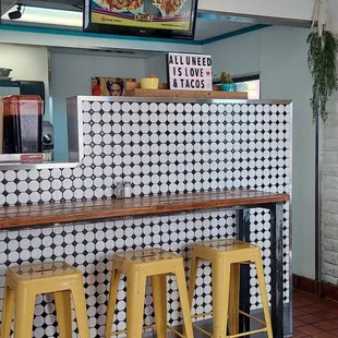 sushi and sashimi, interior