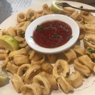 Delicious tender calamari with marinara sauce...yummy!!