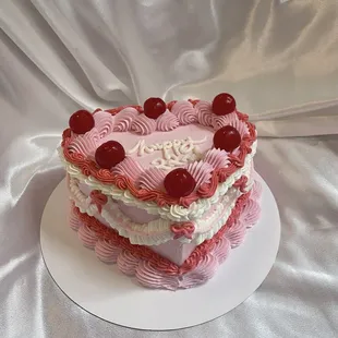 6-inch heart cake "Joanie" style