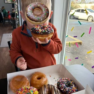 donuts, food, dough desserts