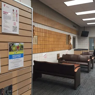 Seating in front of the checkin desk