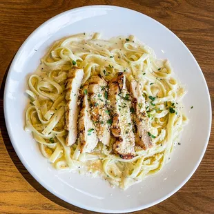Fettuccine Alfredo with grilled chicken