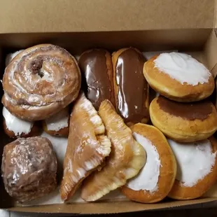 Amazing donuts! Cream Filled donuts, Jelly and Custard filled donuts, along with amazing Turnovers, Apple Fritters, and Cinnamon Rolls.