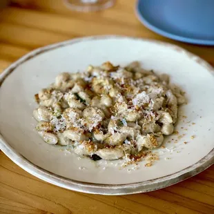 Rouge de Bordeaux Gnocchetti, Sunchoke, Pecorino, parsley root