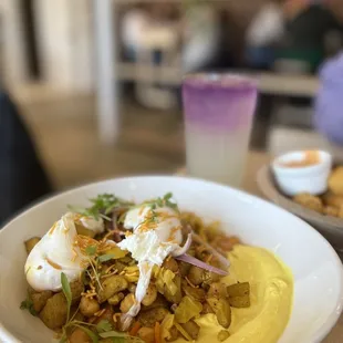 Emmett&apos;s bowl, lemonade