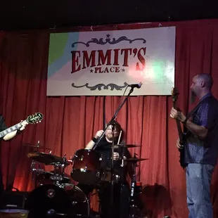 Steve Gilbert Band playing some great blues!