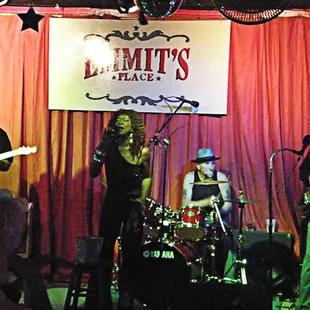 John McVey &amp; The Stumble with Trudy Lynn