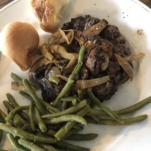 Hamburger steak with green beans.