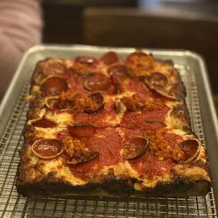 Roni Supreme pizza