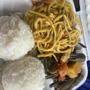 Pancit and pinakbet combo