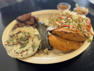 Selena's Salvadorian