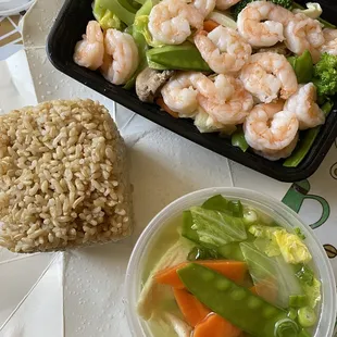 S1. War Wonton Soup and shrimps