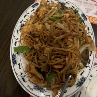 Chicken Lo Mein