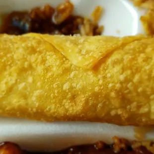 The egg roll is better than average.
