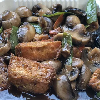 Mixed Mushrooms with Japanese Bean Curd in Clay Pot Special