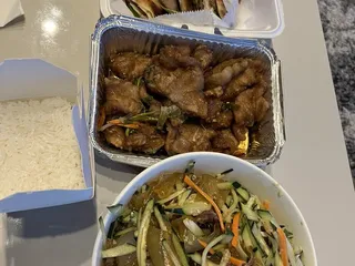 Uncle Zhang Chinese Cuisine 南来北往