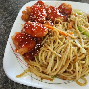 General Chicken with lo mein noodles