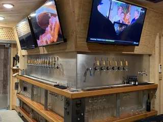 Uptowner Pub & Patio