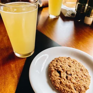 Mimosa and oatmeal cookie