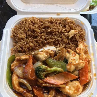 Szechuan chicken lunch combo $6.25 w/egg roll