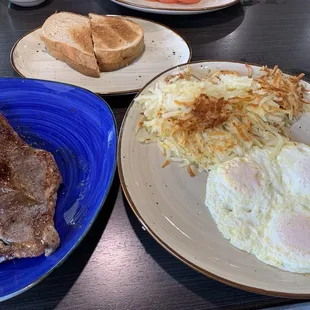 New York Strip Steak 10 oz. &amp; Eggs - 7/10
