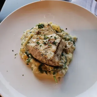 Sea bass with mashed potatos and spinach