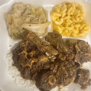 Oxtails with no gravy :( , cabbage and mac &apos;n cheese