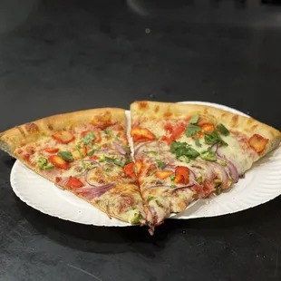 Chicken  tiki masala pizza