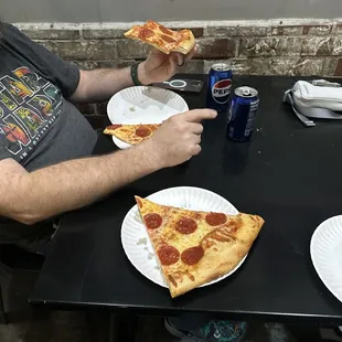 Yum pizza