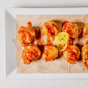 food, chicken wings and fried chicken