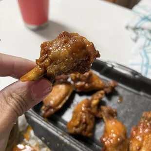 fried chicken wings, bbq wings, poultry, chicken wings and fried chicken, bbq chicken, fried chicken, chicken wings, food, chicken