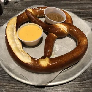 pretzel and cheese sauce