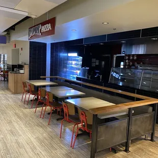 So sad, closed at 5:44pm and I saw them tidying up. Rats!