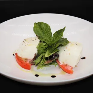 Tomato and Mozzarella Salad for one