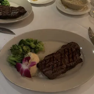 New York Strip Steak (Boneless)