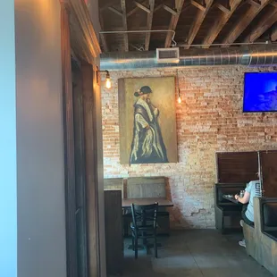 Exposed brick indoor Finn room