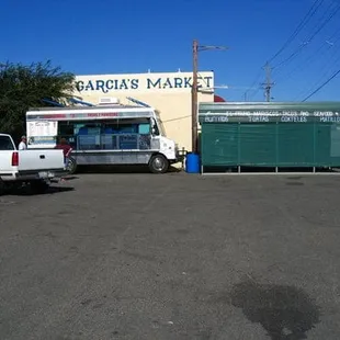 the outside of the restaurant