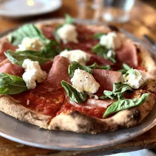 Pizza Prosciutto Margherita